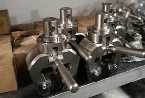 萬能試驗(yàn)機(jī)鉗口的材質(zhì)與工藝