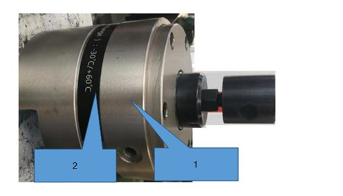 平推式夾具在電子萬能試驗機中的應用